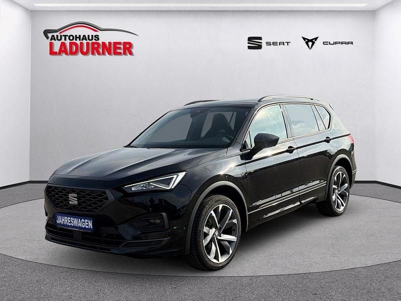 Gebraucht Seat Tarraco FR 150 PS (110 kW) 2024 "deep" schwarz perleffekt SUV