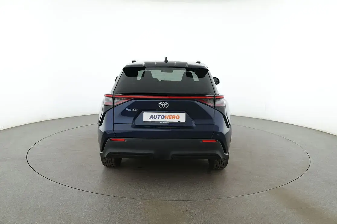 Usata Toyota bZ4X 150 kW (204 CV) 2023 Blu SUV