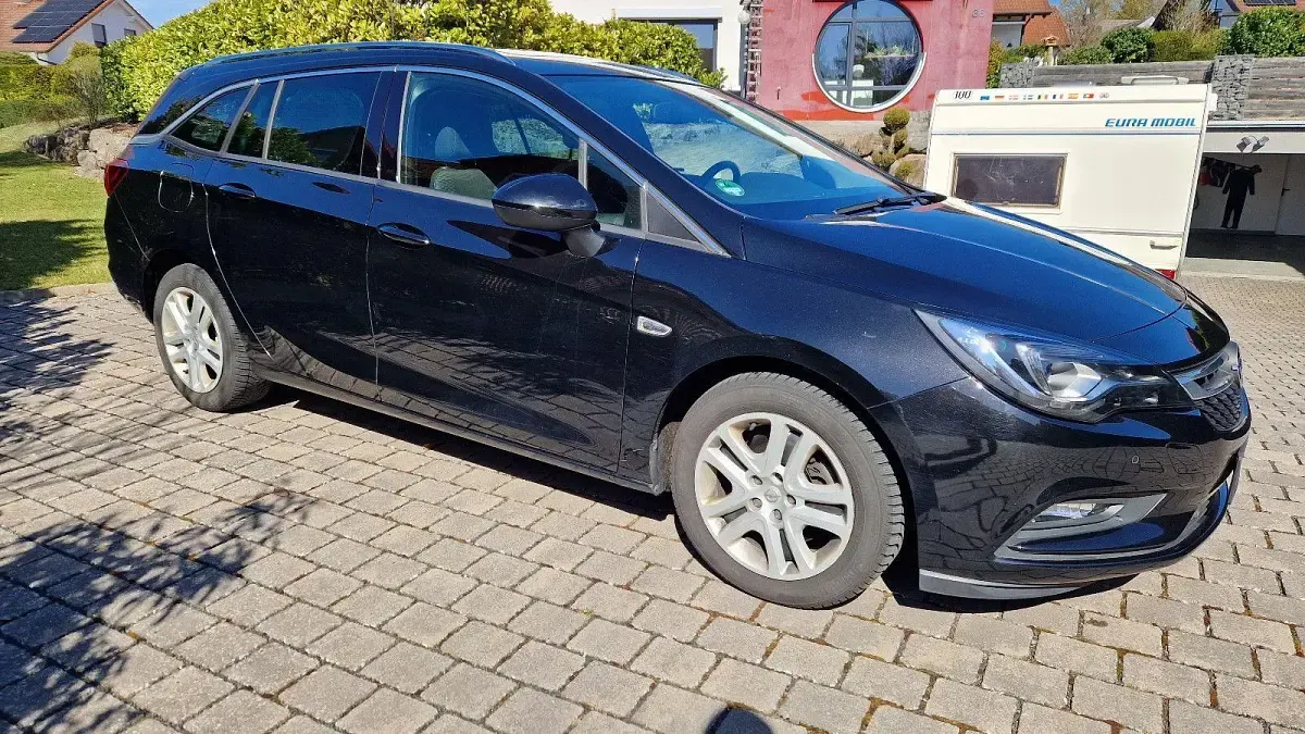 Używany Opel Astra S 160 KM (117 kW) 2017 Czarny Kombi