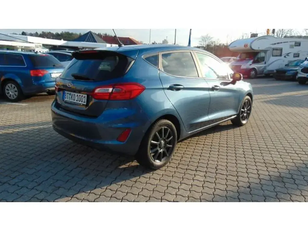 Gebraucht Ford Fiesta Cool & Connect 101 PS (74 kW) 2019 Chromablau metallic (metallic) Kleinwagen