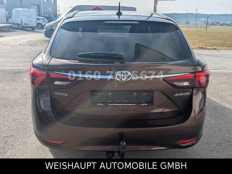Gebraucht Toyota Avensis Business Edition 143 PS (105 kW) 2015 Gold Kombi