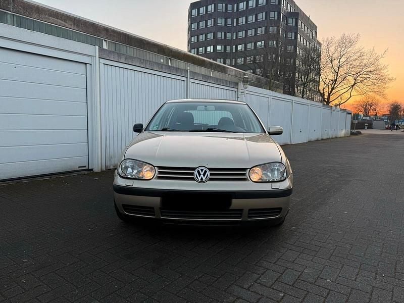 Gebraucht VW Golf IV Edition 102 PS (75 kW) 2002 Gelb Kleinwagen