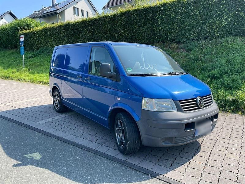 Gebraucht VW T5 105 PS (77 kW) 2010 Blau Van