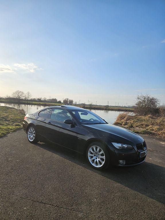 Gebraucht BMW 325 Shadowline 218 PS (160 kW) 2007 Schwarz Coupé