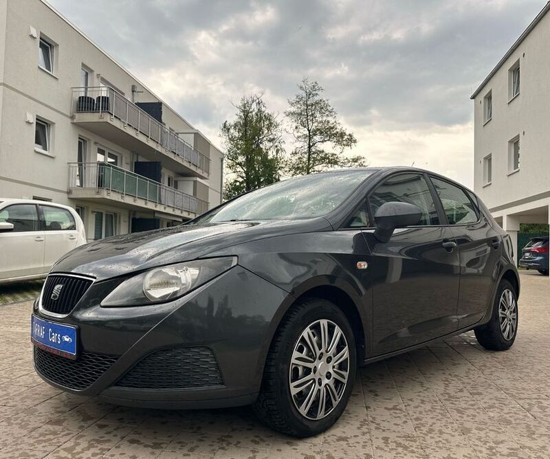Grau Gebraucht 2009 Seat Ibiza Reference Limousine | 3.999 € (Teuer) - Bild 1/4