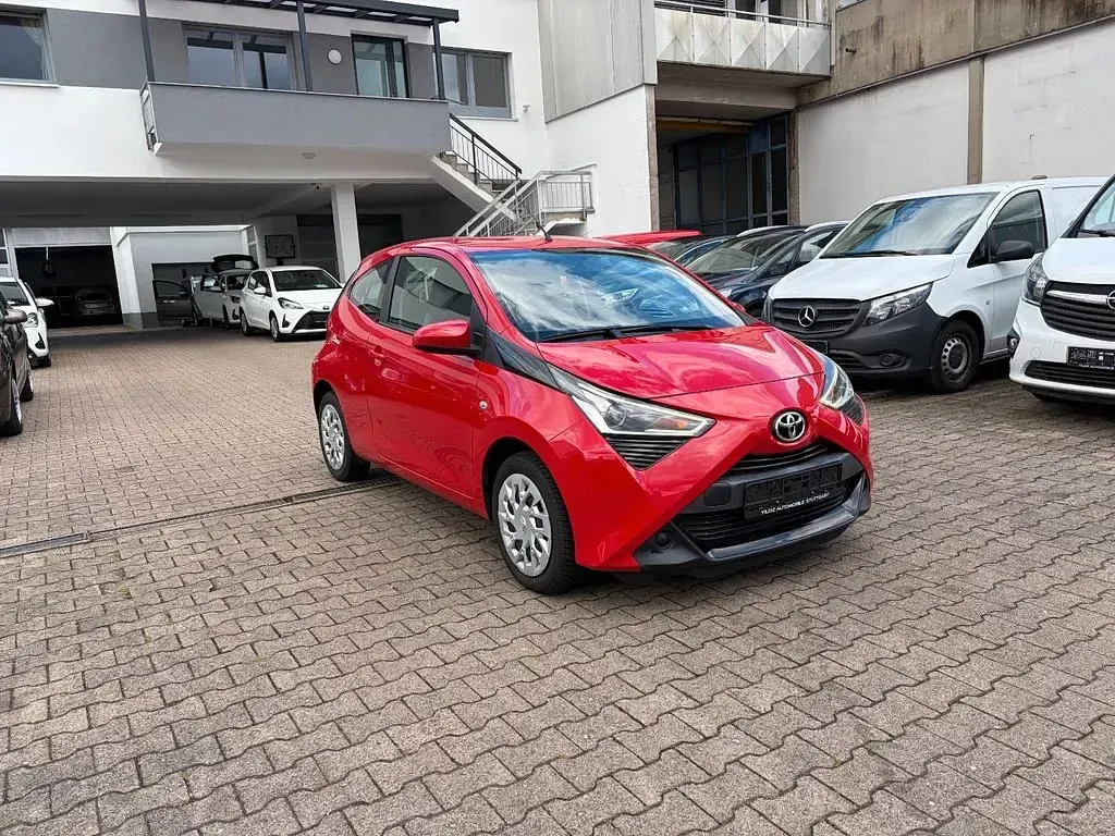 Gebraucht Toyota Aygo X-play 72 PS (52 kW) 2021 Rot Kleinwagen