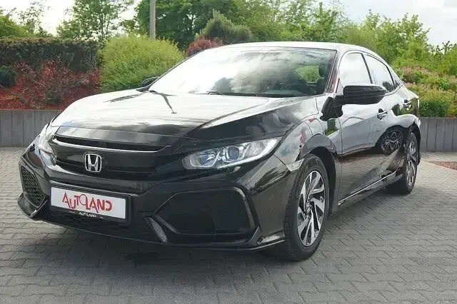 Gebraucht Honda Civic Elegance 129 PS (94 kW) 2018 Ruse black (metallic) Limousine
