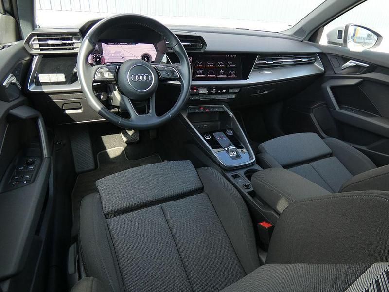 Gebraucht Audi A3 Sport 150 PS (110 kW) 2020 Florettsilber Limousine