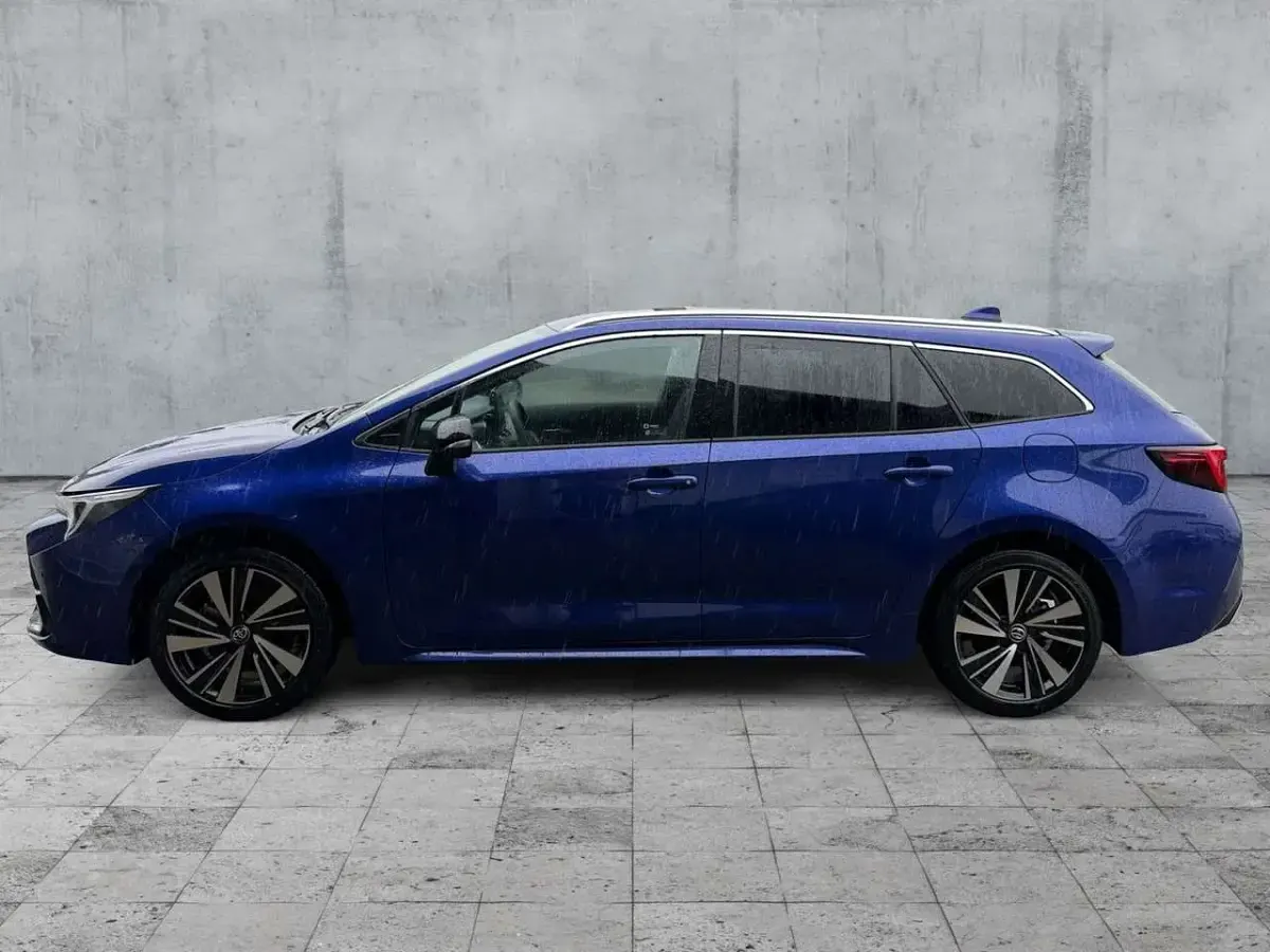 Neu Toyota Corolla 196 PS (144 kW) 2026 Juniper blue Kombi