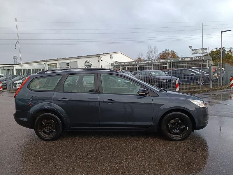 Gebraucht Ford Focus Style 101 PS (74 kW) 2010 Blau Kombi