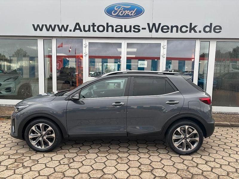 Grau Gebraucht 2020 Kia Stonic SUV | 16.770 € - Bild 1/4
