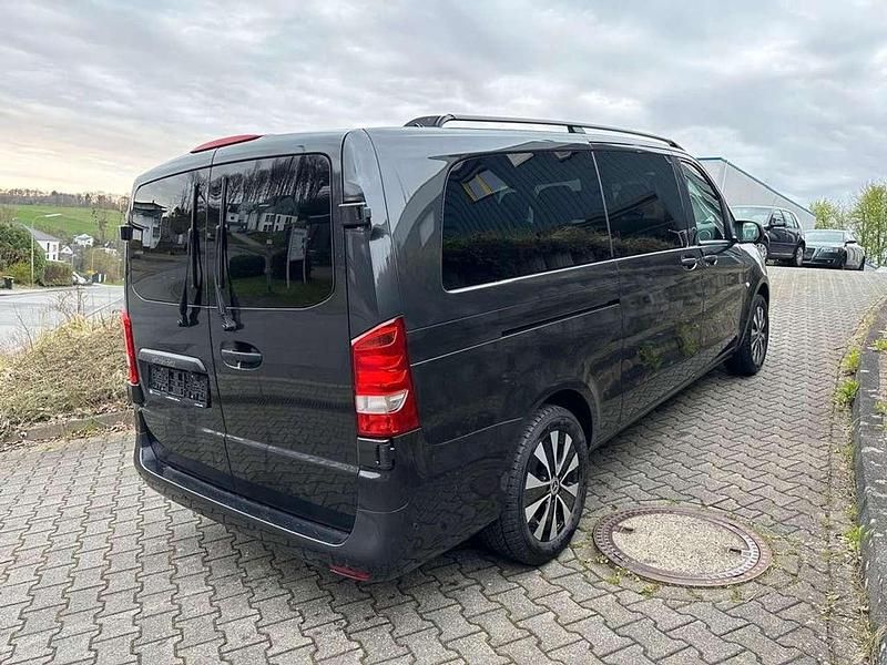 Gebraucht Mercedes Vito 190 PS (139 kW) 2019 Lackfarbe graphitgrau metallic Van