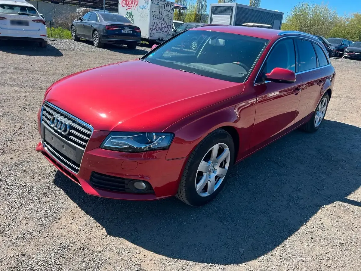 Gebraucht Audi A4 120 PS (88 kW) 2011 Rot Kombi