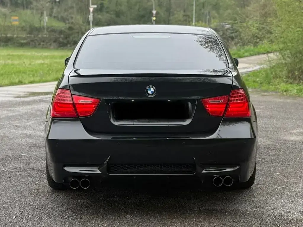 Gebraucht BMW 318 Sport Line 143 PS (105 kW) 2011 Schwarz Limousine