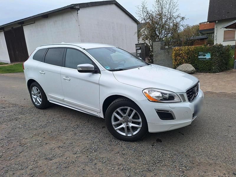 Gebraucht Volvo XC60 R-Design 215 PS (158 kW) 2013 Weiß SUV