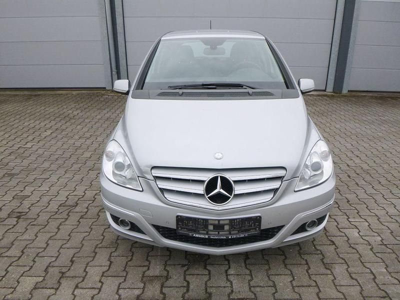 Gebraucht Mercedes B180 109 PS (80 kW) 2008 Silber Van / Kleinbus