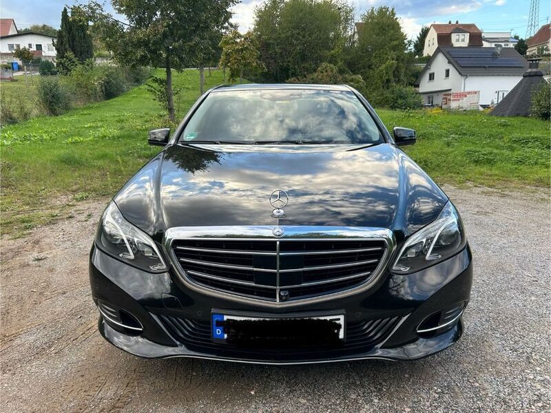 Schwarz Gebraucht 2013 Mercedes E350 Elegance Limousine | 14.400 € (Superpreis) - Bild 1/4