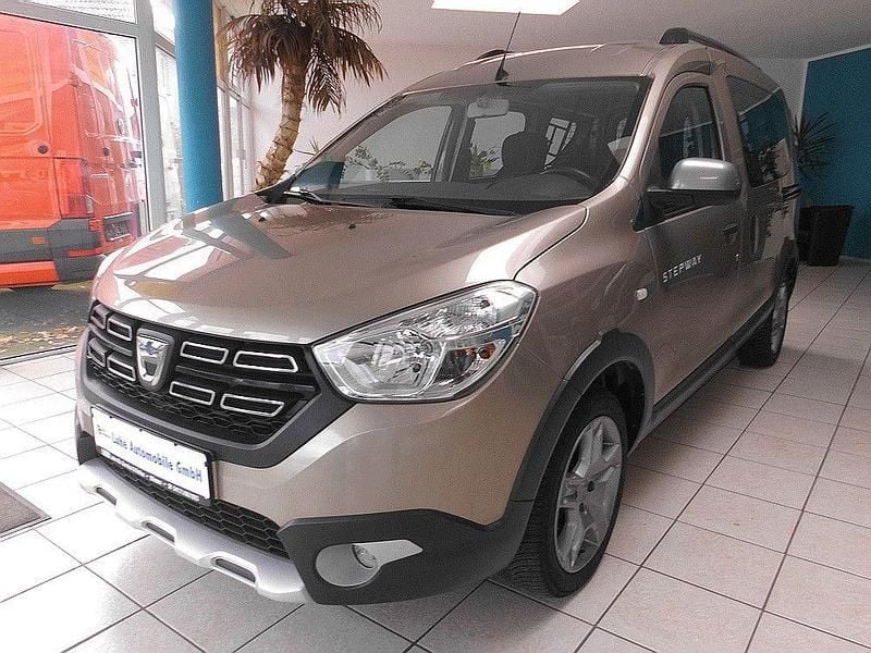 Silber Gebraucht 2019 Dacia Dokker Stepway Van | 15.490 € (Etwas zu teuer) - Bild 1/4