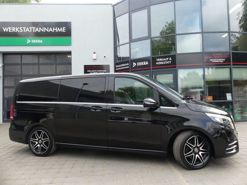 Obsidianschwarz metallic Gebraucht 2019 Mercedes V300 Avantgarde Van / Kleinbus | 40.900 € - Bild 1/4