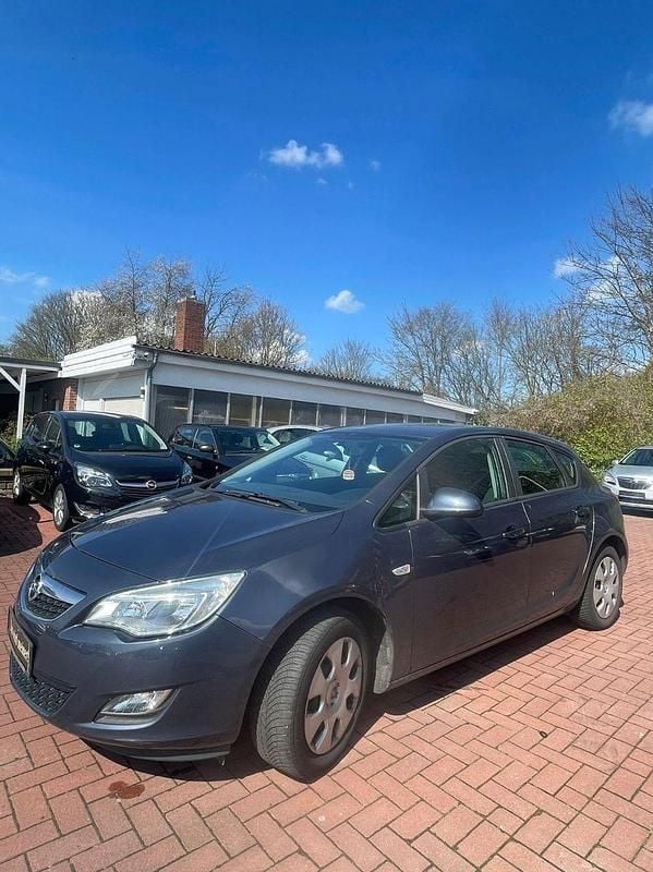 Gebraucht Opel Astra Cosmo 101 PS (74 kW) 2010 Grau Limousine