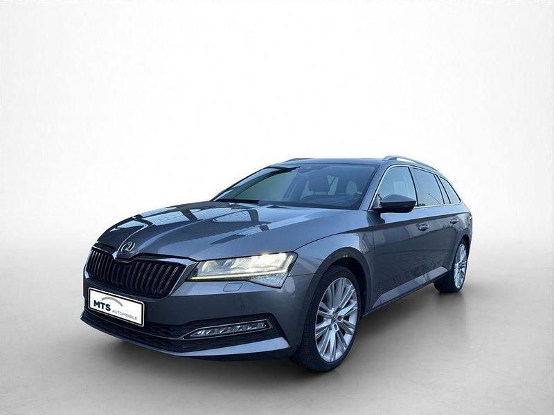 Gebraucht Skoda Superb Style 150 PS (110 kW) 2022 Grau Kombi