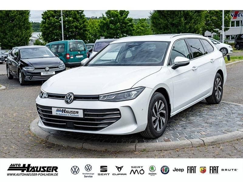 Weiss Gebraucht 2025 VW Passat Business Kombi | 38.333 € (Superpreis) - Bild 1/4