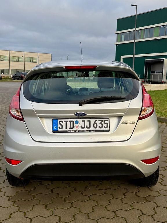 Gebraucht Ford Fiesta SYNC Edition 80 PS (58 kW) 2015 Silber Limousine