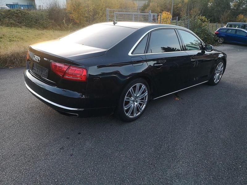 Gebraucht Audi A8L Ambiente 371 PS (272 kW) 2011 Schwarz Limousine