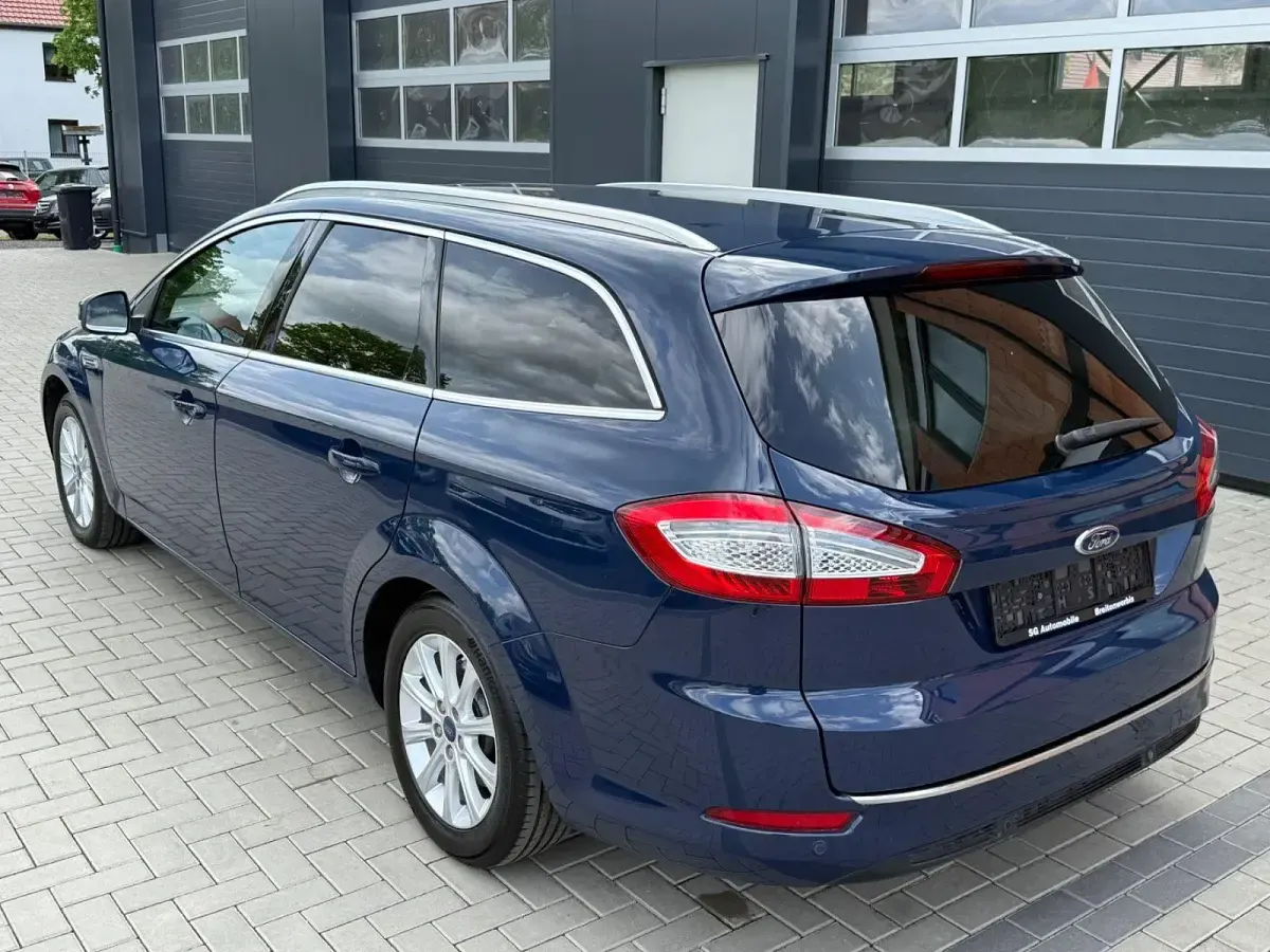 Gebraucht Ford Mondeo 140 PS (102 kW) 2014 Blau Kombi