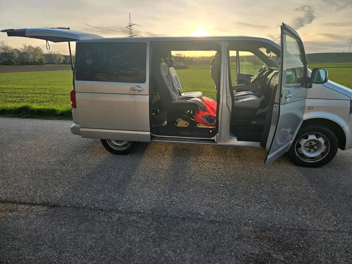 Gebraucht VW Caravelle 179 PS (131 kW) 2013 Silber Van