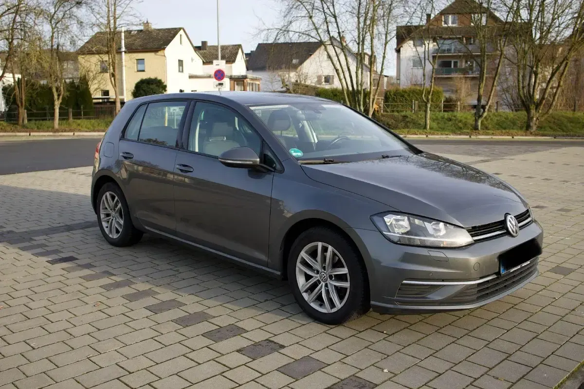 Second-hand VW Golf VII Comfortline 116 CP (85 kW) 2018 Gri Berlinǎ