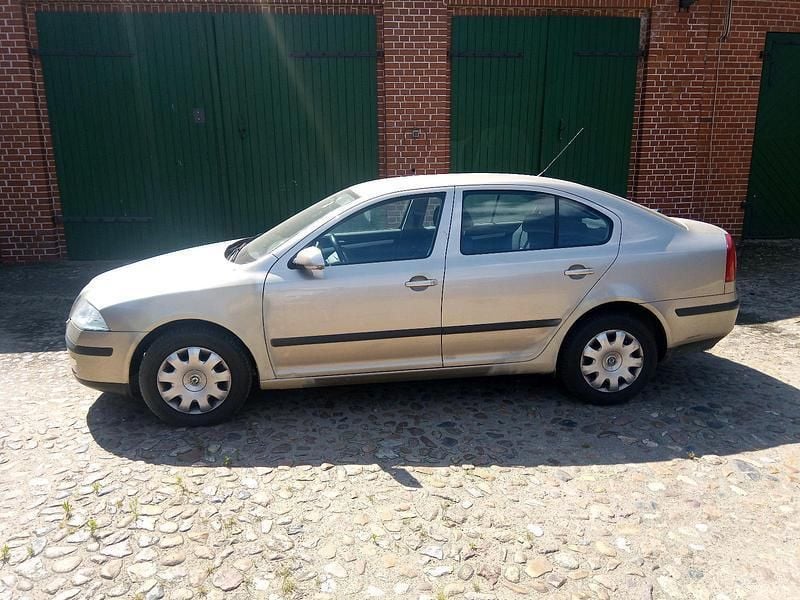 Gebraucht 2004 Skoda Octavia Limousine | 4.000 € (Teuer) - Bild 1/4