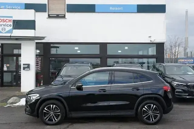 Gebraucht Mercedes GLA220 190 PS (139 kW) 2023 Schwarz SUV