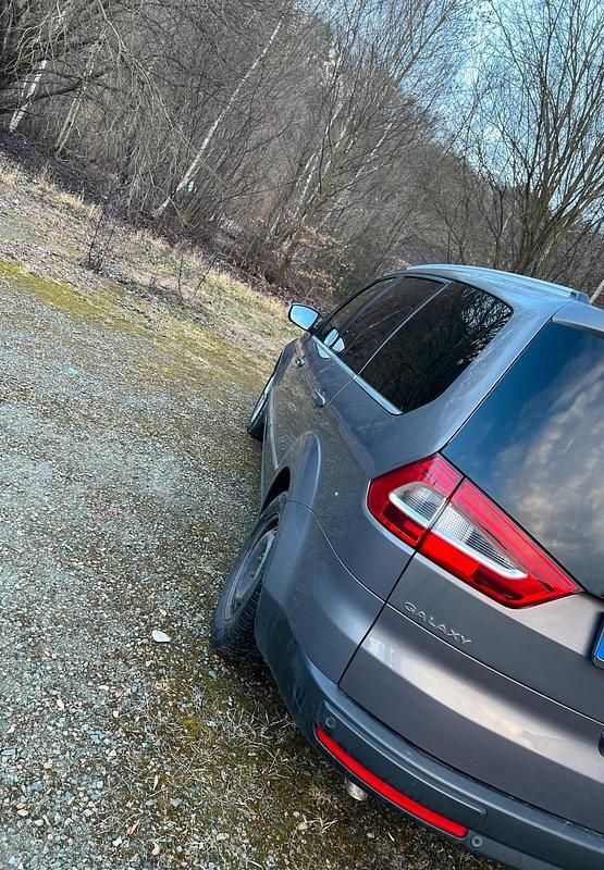 Gebraucht Ford Galaxy 140 PS (102 kW) 2015 Grau Van / Kleinbus