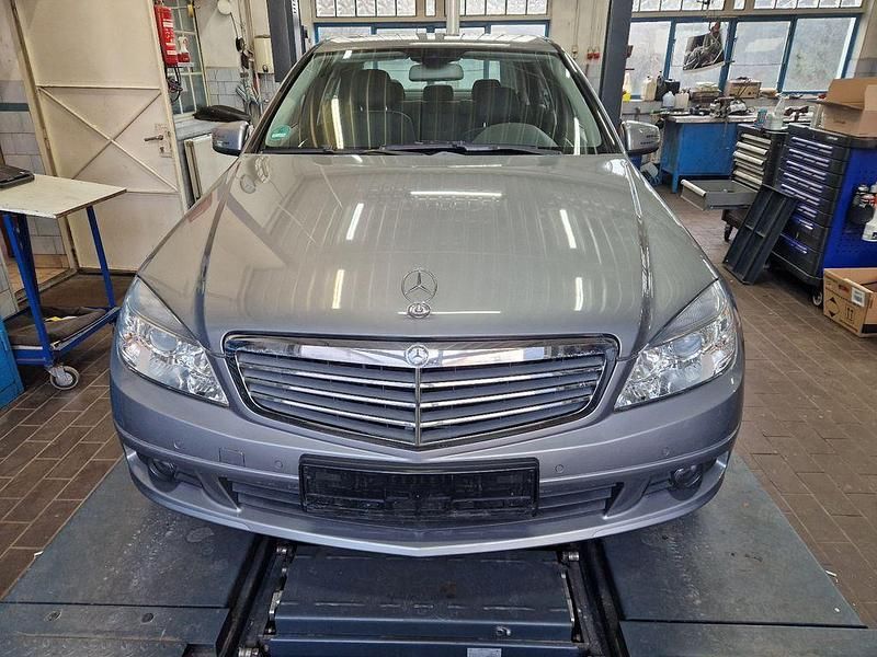 Silber Gebraucht 2009 Mercedes C160 Coupé | 8.750 € - Bild 1/4