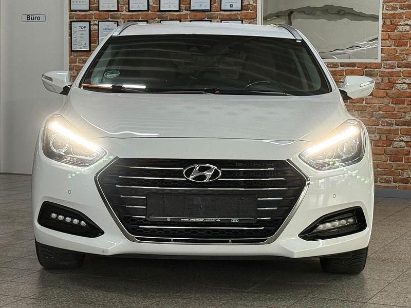 Gebraucht Hyundai i40 Style 116 PS (85 kW) 2018 Weiß Kombi