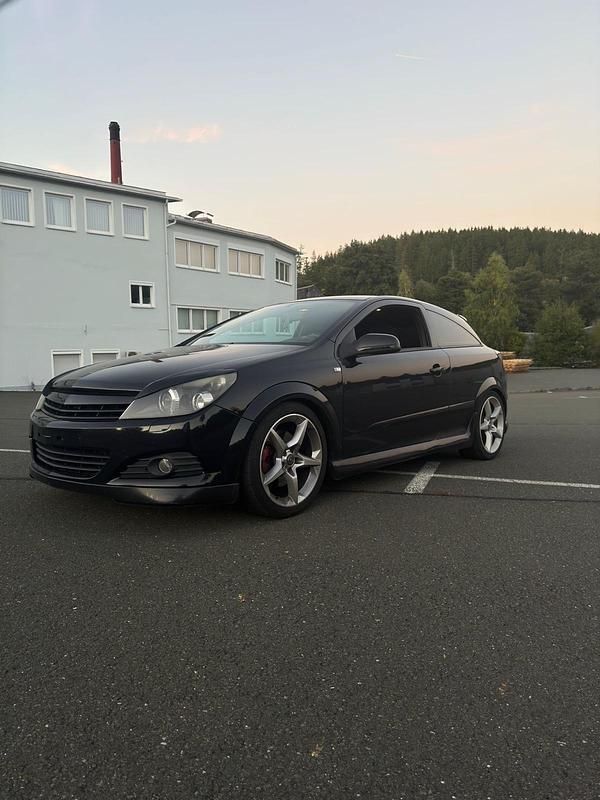 Gebraucht Opel Astra GTC OPC 170 PS (125 kW) 2006 Schwarz Coupé