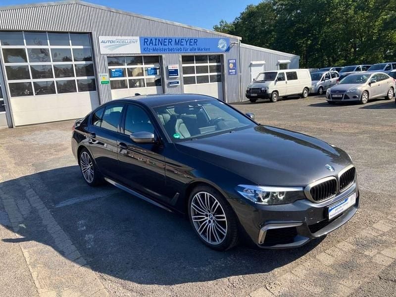 Gebraucht BMW 550 530 PS (389 kW) 2019 Sophistograu brillanteffekt me Limousine