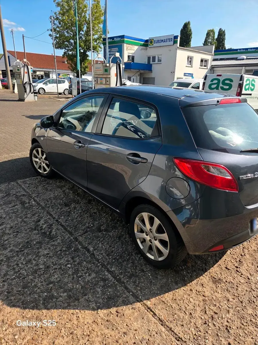 Gebraucht Mazda 2 86 PS (63 kW) 2009 Grau Kleinwagen