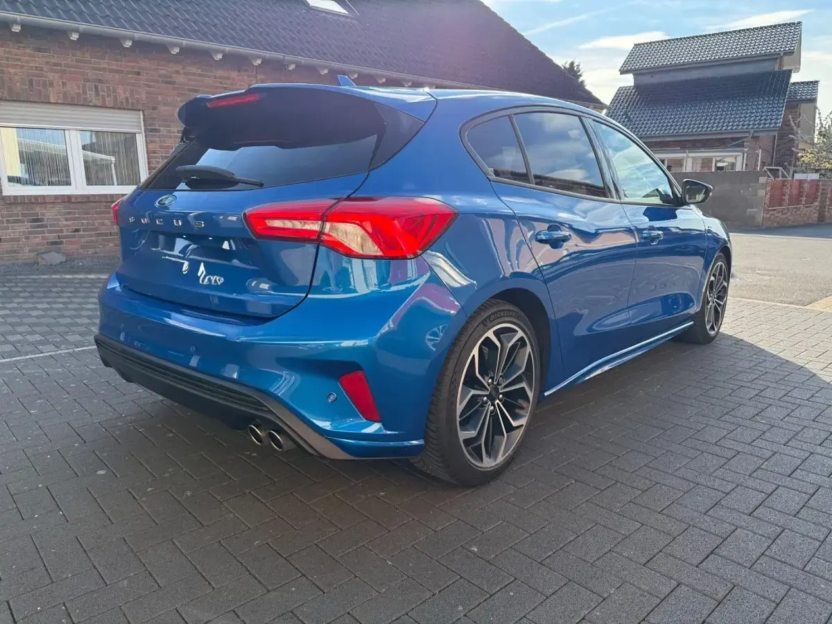 Usata Ford Focus ST-Line 120 CV (88 kW) 2019 Blu Berlina