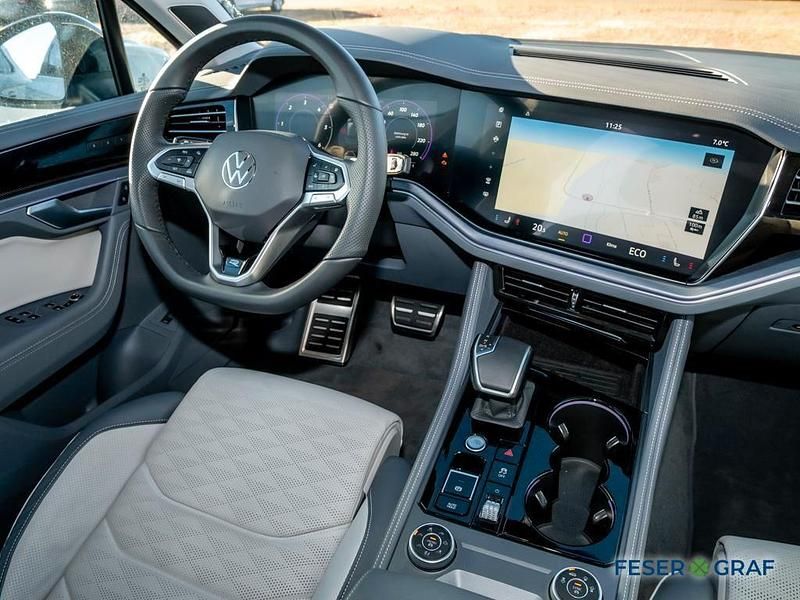 Gebraucht VW Touareg R-line 286 PS (210 kW) 2025 Pure white SUV