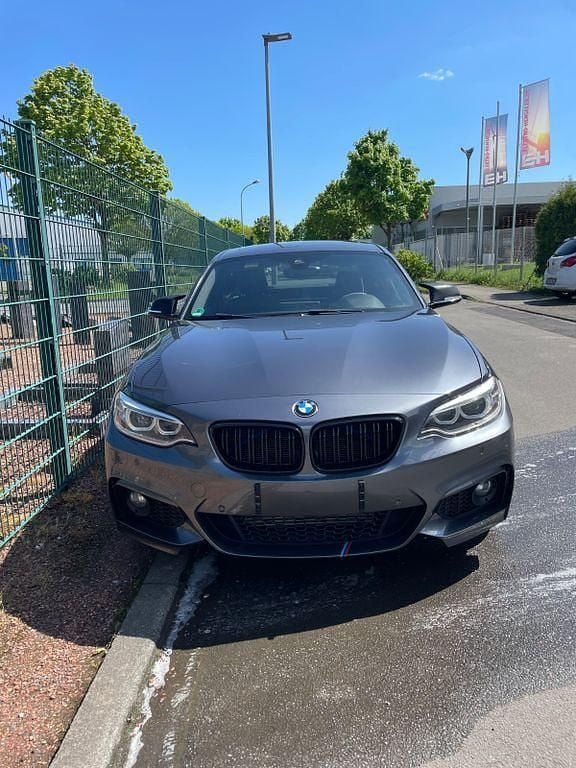 Grau Gebraucht 2016 BMW 225 M Sport Coupé | 18.900 € (Fairer Preis) - Bild 1/2