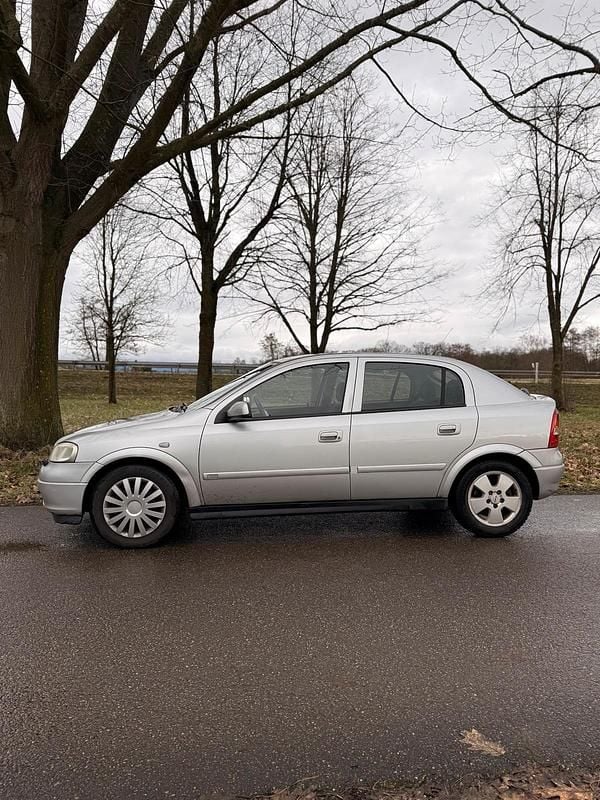 Gebraucht Opel Astra 125 PS (91 kW) 2004 Silber Limousine