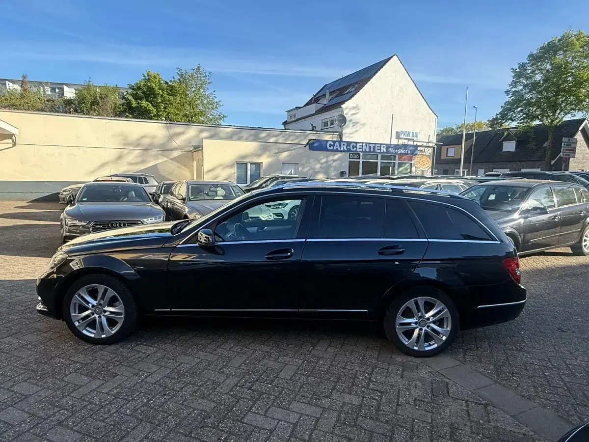 Gebraucht Mercedes C180 156 PS (114 kW) 2014 Schwarz Kombi