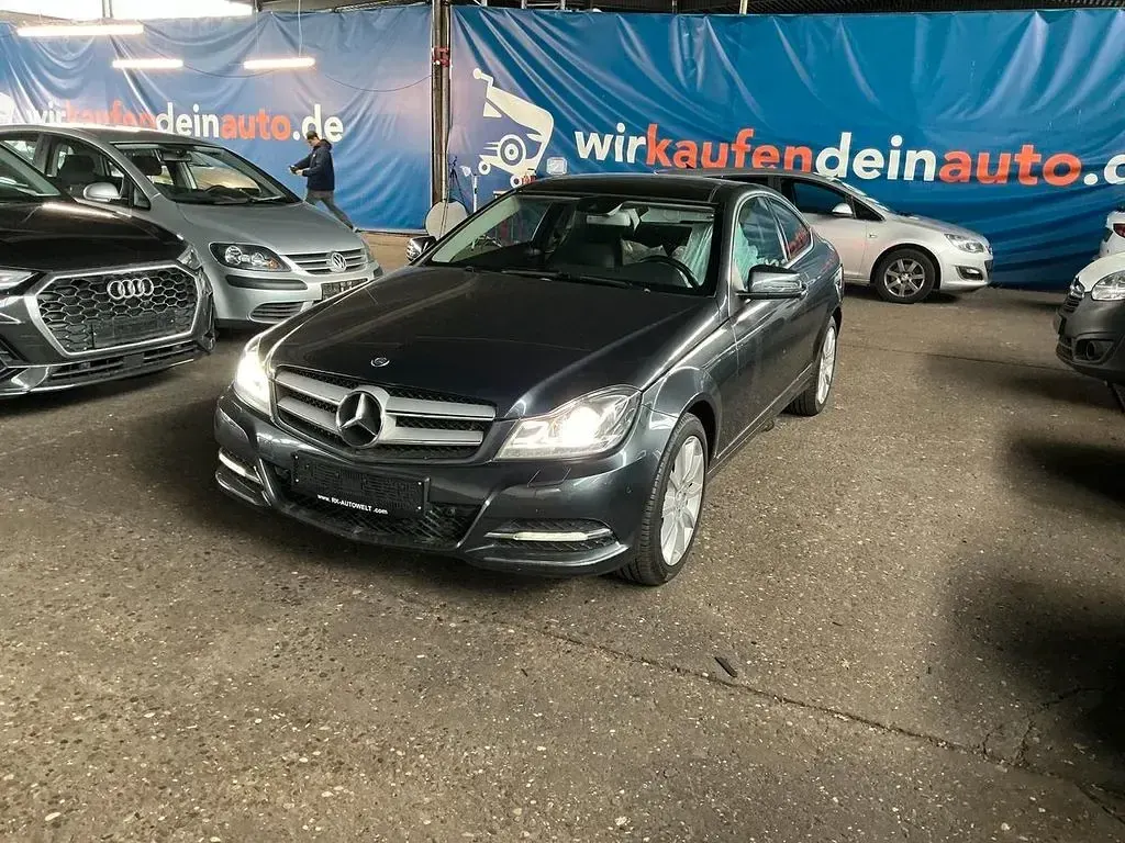 Używany Mercedes C250 204 KM (150 kW) 2014 Szary Coupe