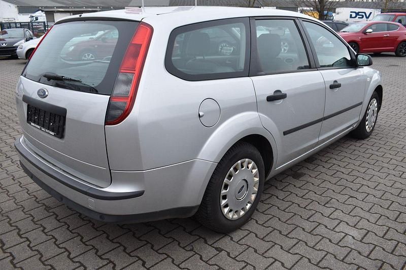 Gebraucht Ford Focus 116 PS (85 kW) 2006 Silber Kombi