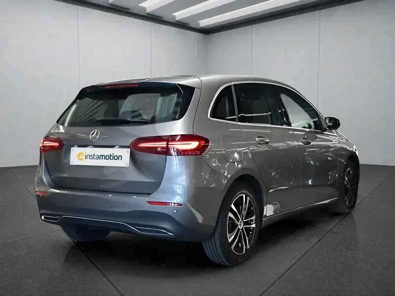 Gebraucht Mercedes B250e 218 PS (160 kW) 2025 Grau Van / Kleinbus
