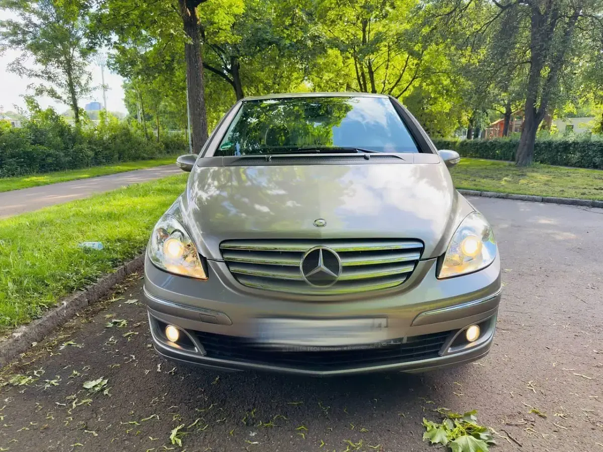 Gebraucht Mercedes B170 138 PS (101 kW) 2006 Silber Van / Kleinbus