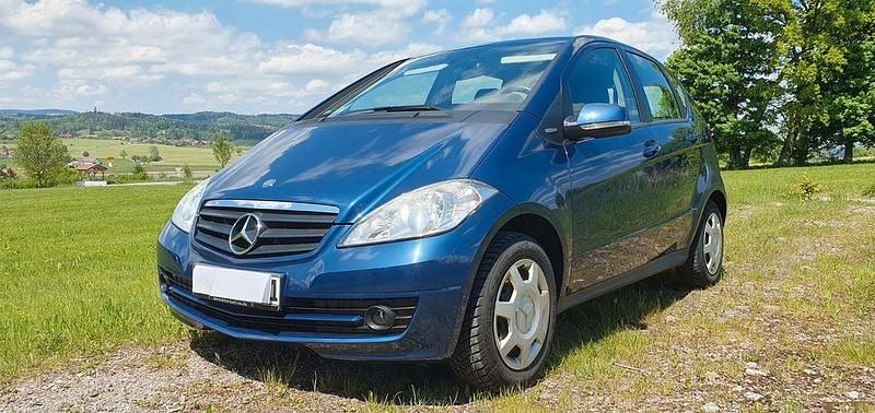 Blau Gebraucht 2009 Mercedes A150 Van / Kleinbus | 2.900 € (Guter Preis) - Bild 1/4