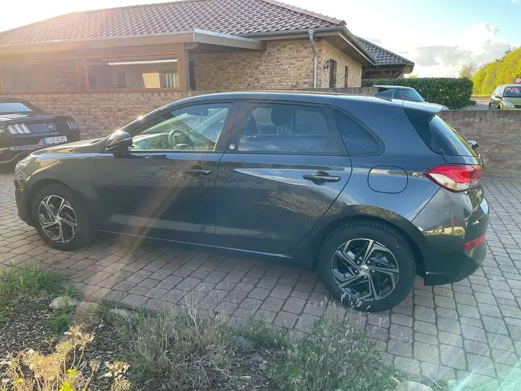Gebraucht Hyundai i30 Edition 30 120 PS (88 kW) 2022 Grau Limousine